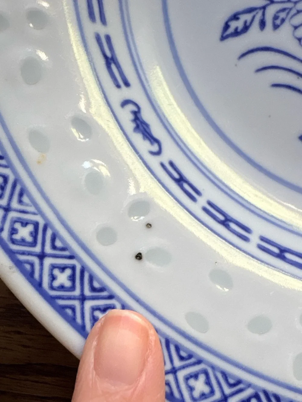 Vintage Jingdezhen Rice Grain Rice Bowl Porcelain Blue and White ~9 inches